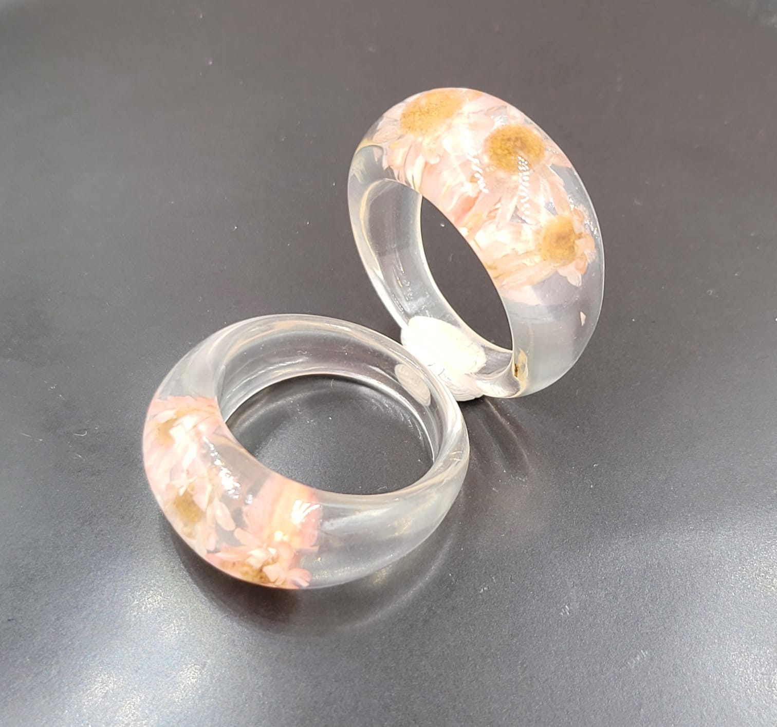 Resin Rings with Flower Inserts Size S - Image 1